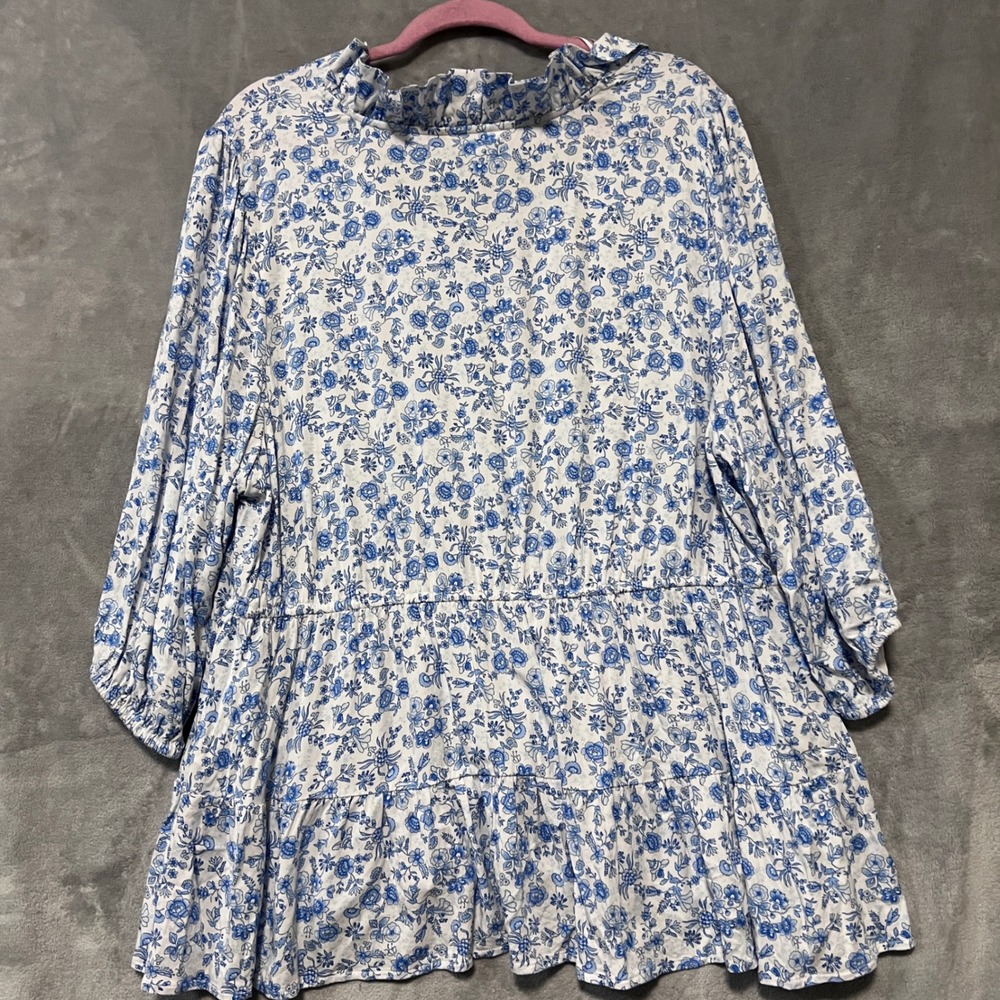 Crown & Ivy Blue White Floral Ruffle Neck Tiered Peplum Blouse Plus Size 3X - Picture 4 of 10